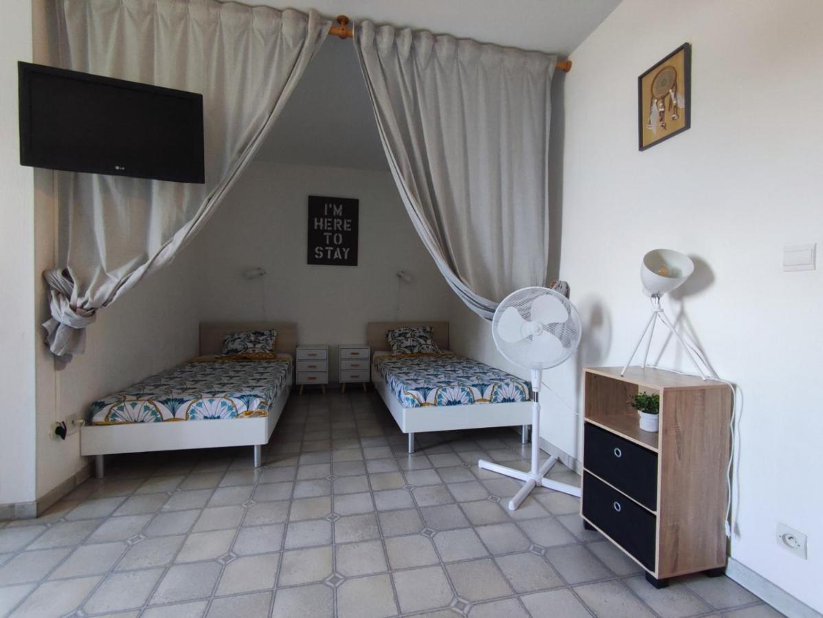studio meublé classé 2 étoiles - 30m² Gréoux-les-Bains Exterior foto
